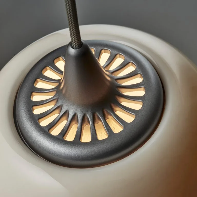 Fritz Hansen Dogu Riippuvalaisin - Image 3