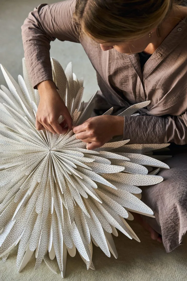 Scandi Living Luna Adventtitähti Valkoinen Pilkullinen - Image 4